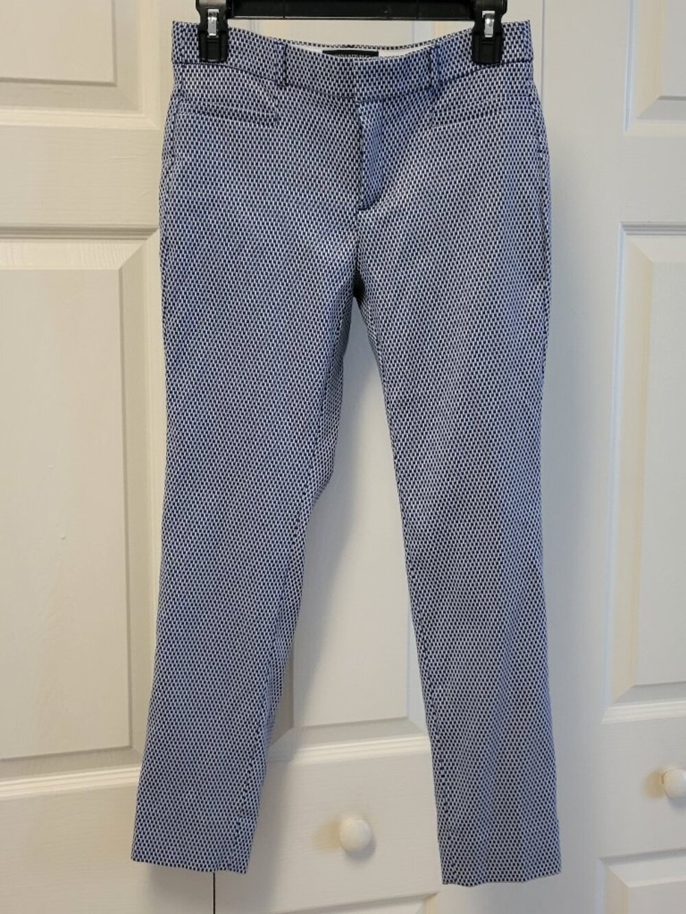Banana Republic pants size 2P. Preowned.